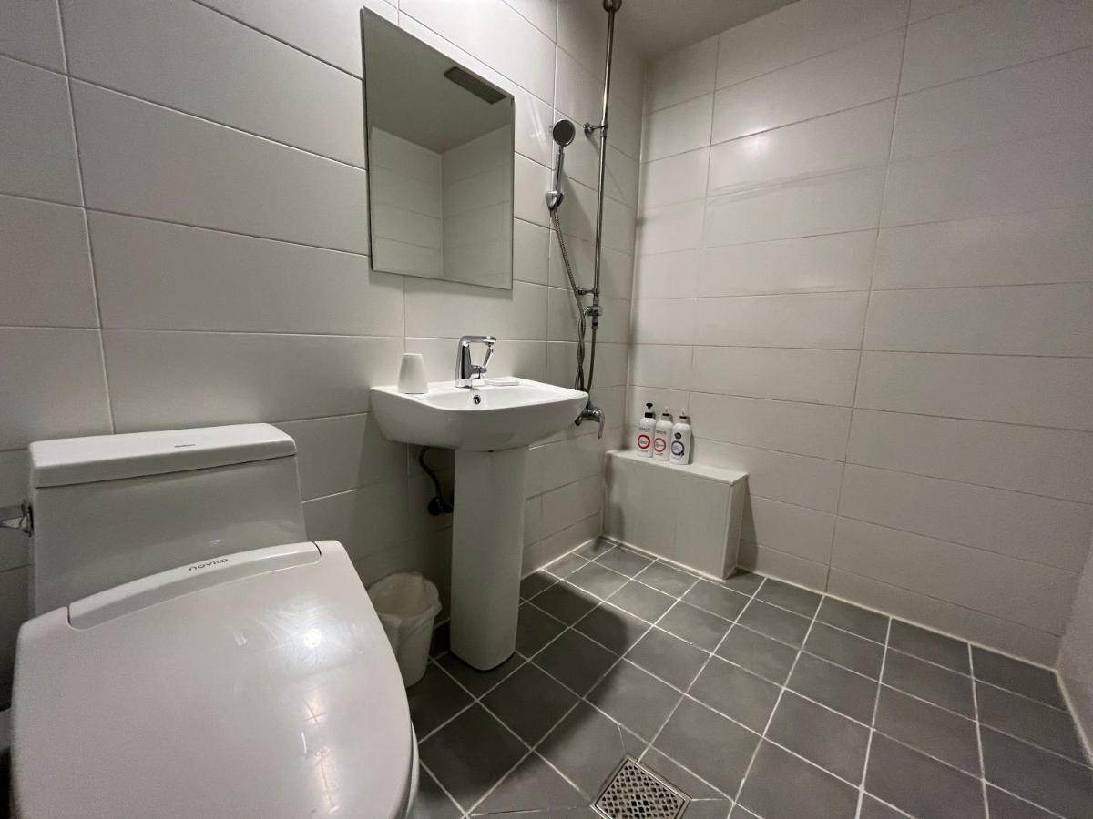 Hotel Yaja Hwajeong Station Goyang Bagian luar foto
