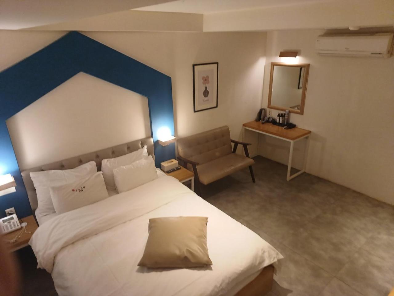 Hotel Yaja Hwajeong Station Goyang Bagian luar foto