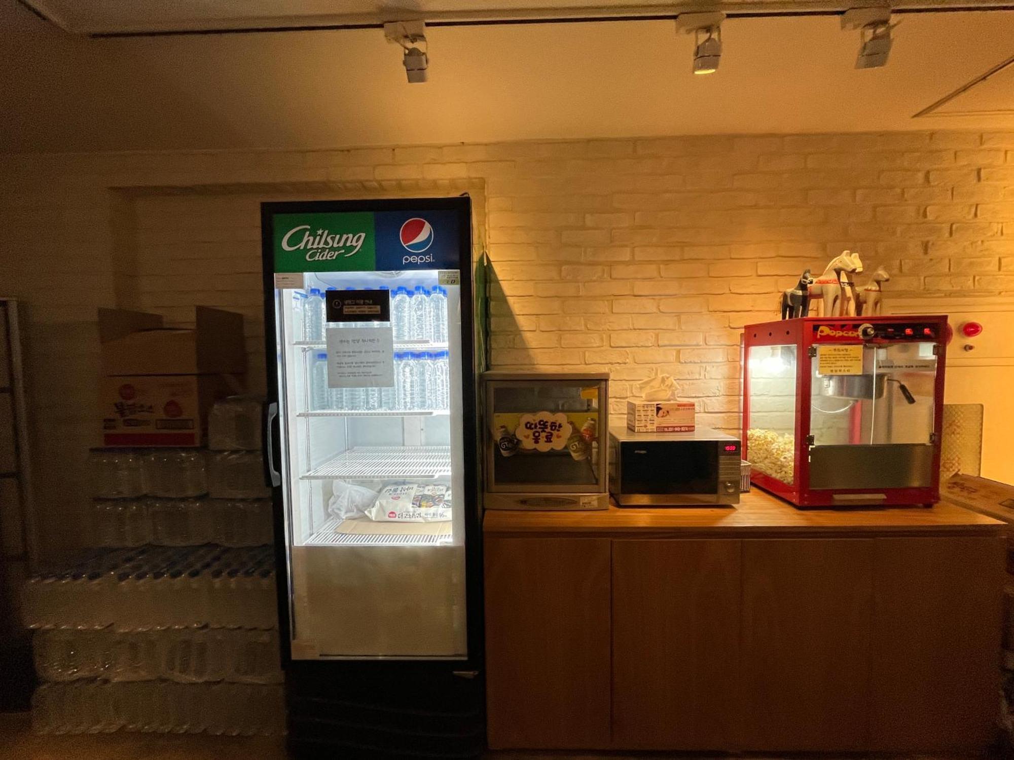 Hotel Yaja Hwajeong Station Goyang Bagian luar foto